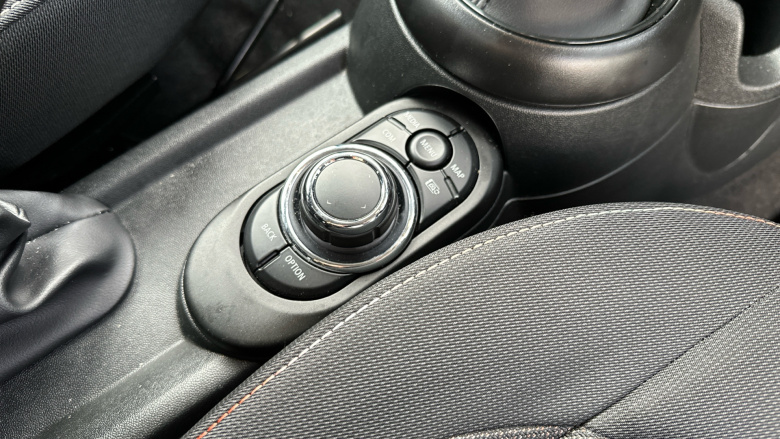 MINI Hatchback 1.5 Cooper Classic Premium 5dr Petrol Hatchback